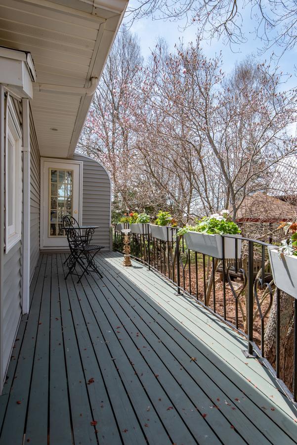 콘웰 Chez Nous B&B 외부 사진